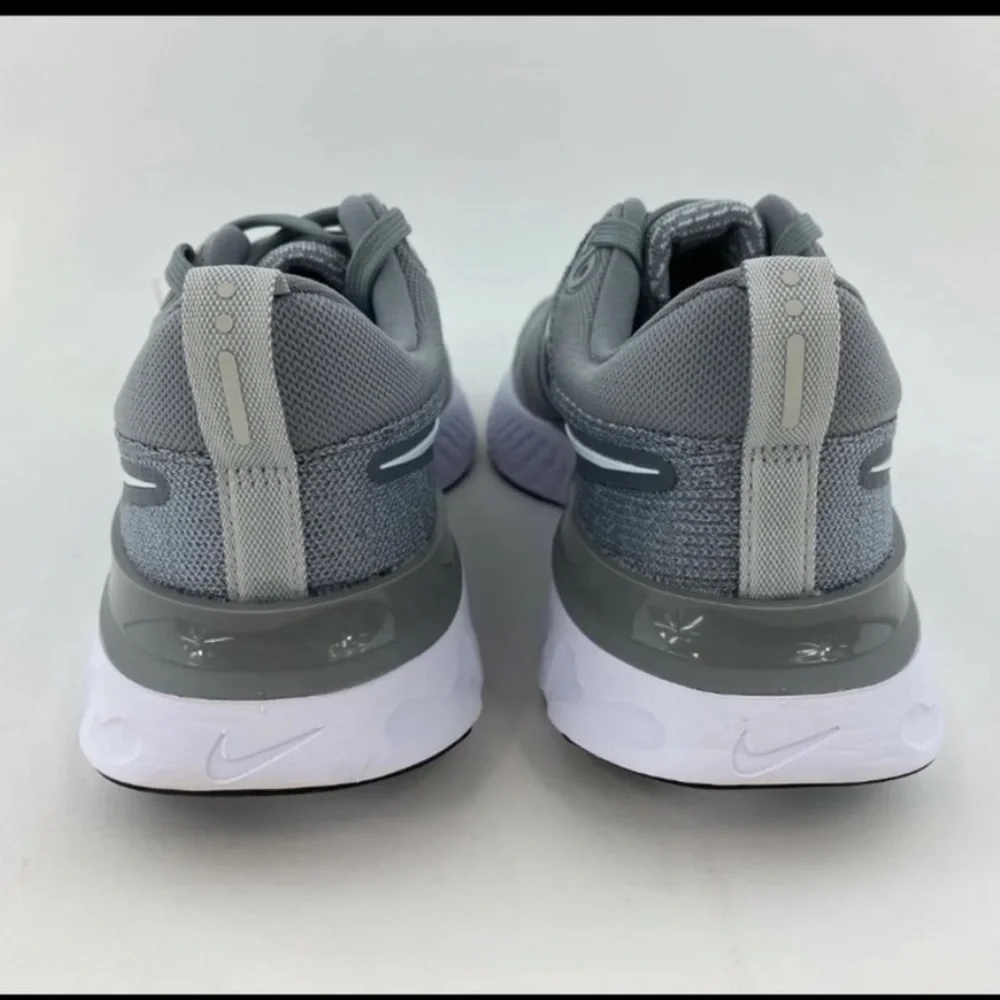SOLD New in Box Woen Nike React Infinity Run FK2 Grey Rubber shoe Sneakers - Picture 3 of 10